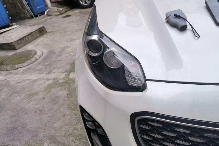 Used Kia KX5 2016 1.6T Automatic Two-Wheel Drive DLX Right Front Headlight