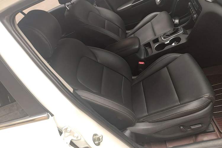 Used Kia KX5 2016 2.0L Automatic 2WD GLS Right Front Seat