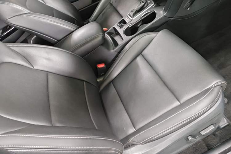 Used Kia KX5 2016 1.6T Automatic Two-Wheel Drive DLX Right Front Seat