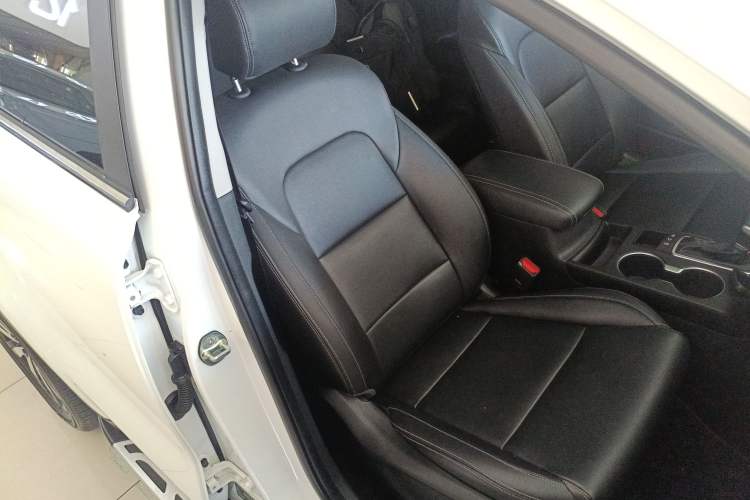 Used Kia KX5 2016 1.6T Automatic Two-Wheel Drive DLX Right Front Seat