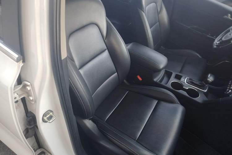 Used Kia KX5 2016 1.6T Automatic Two-Wheel Drive DLX Right Front Seat