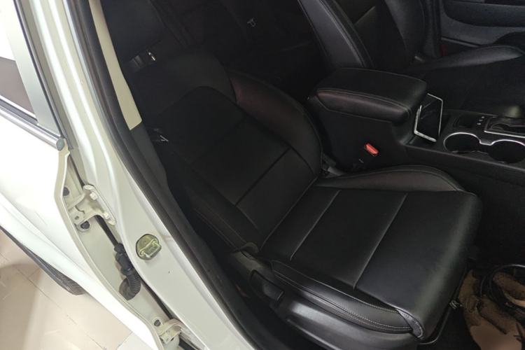 Used Kia KX5 2016 1.6T Automatic Two-Wheel Drive DLX Right Front Seat