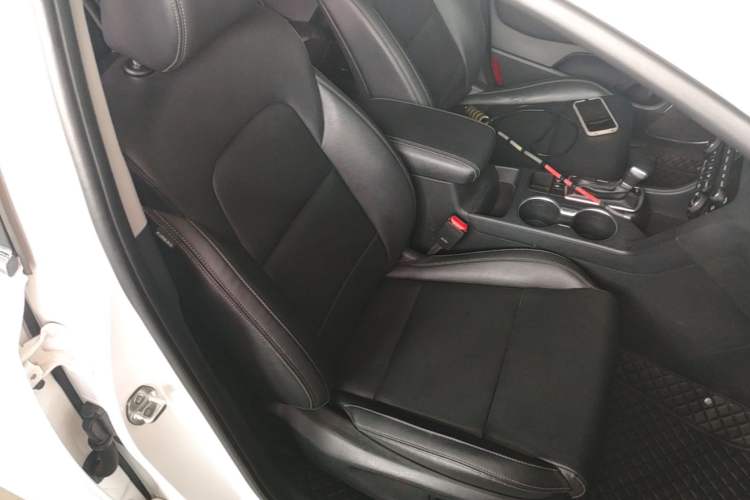 Used Kia KX5 2016 1.6T Automatic Two-Wheel Drive DLX Right Front Seat