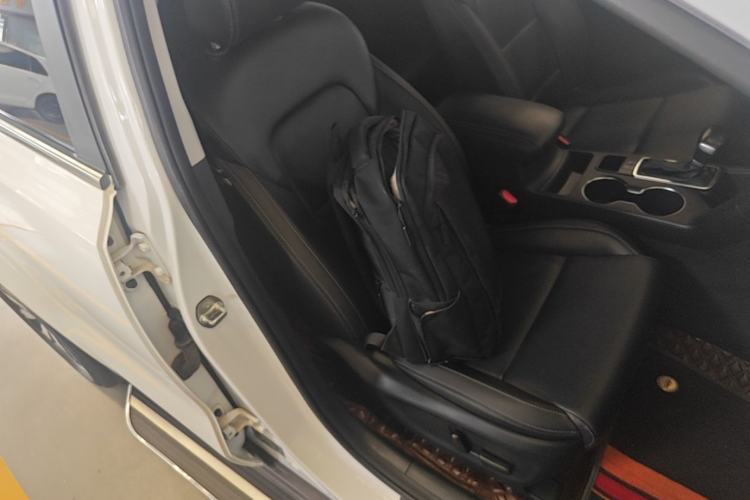 Used Kia KX5 2016 1.6T Automatic Two-Wheel Drive DLX Right Front Seat