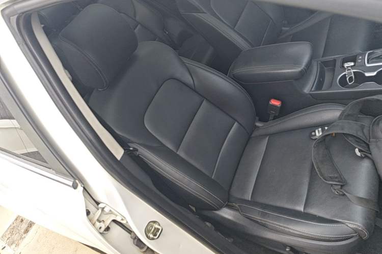 Used Kia KX5 2016 1.6T Automatic Two-Wheel Drive DLX Right Front Seat