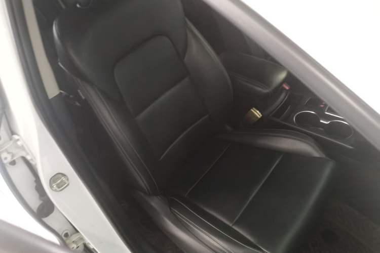 Used Kia KX5 2016 1.6T Automatic Two-Wheel Drive DLX Right Front Seat