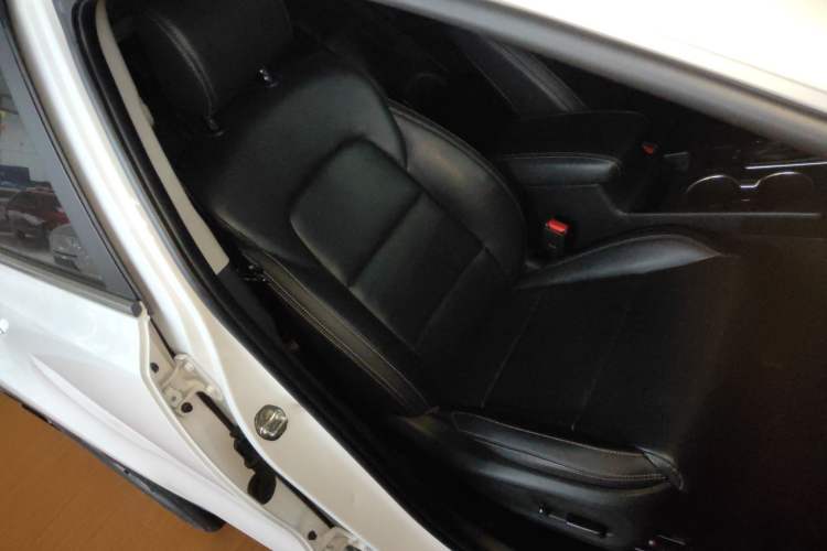 Used Kia KX5 2016 1.6T Automatic Two-Wheel Drive DLX Right Front Seat