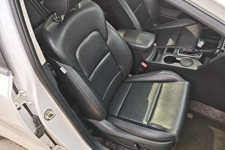 Used Kia KX5 2016 1.6T Automatic Two-Wheel Drive DLX Right Front Seat