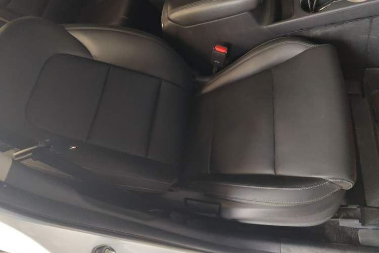 Used Kia KX5 2016 1.6T Automatic Two-Wheel Drive DLX Right Front Seat