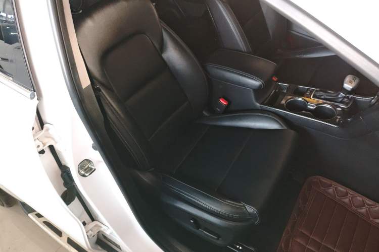 Used Kia KX5 2016 1.6T Automatic Two-Wheel Drive DLX Right Front Seat