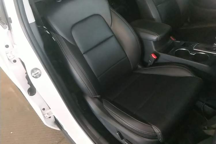 Used Kia KX5 2016 1.6T Automatic Two-Wheel Drive DLX Right Front Seat
