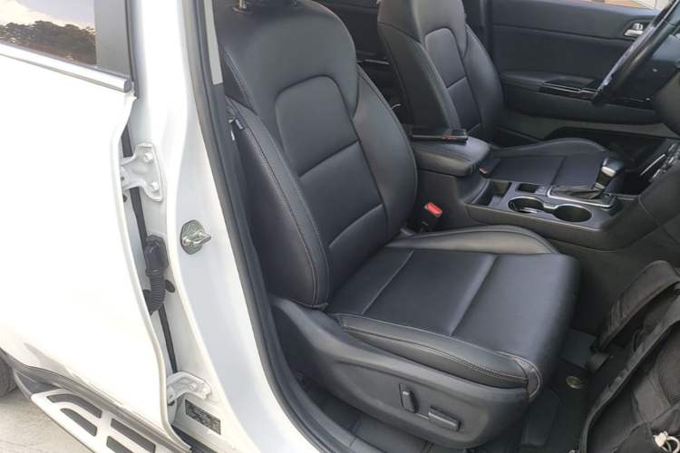 Used Kia KX5 2016 1.6T Automatic Two-Wheel Drive DLX Right Front Seat
