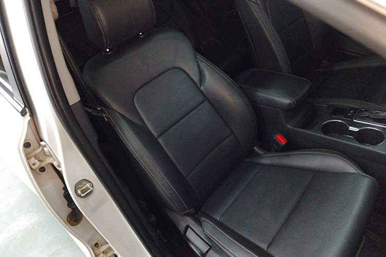 Used Kia KX5 2016 2.0L Automatic 2WD GLS Right Front Seat
