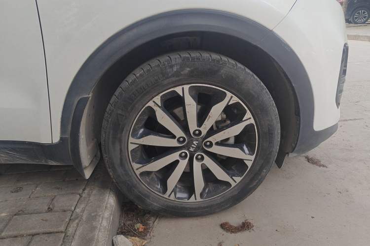 Used Kia KX5 2016 2.0L Automatic 2WD GLS Right Front Wheel Hub