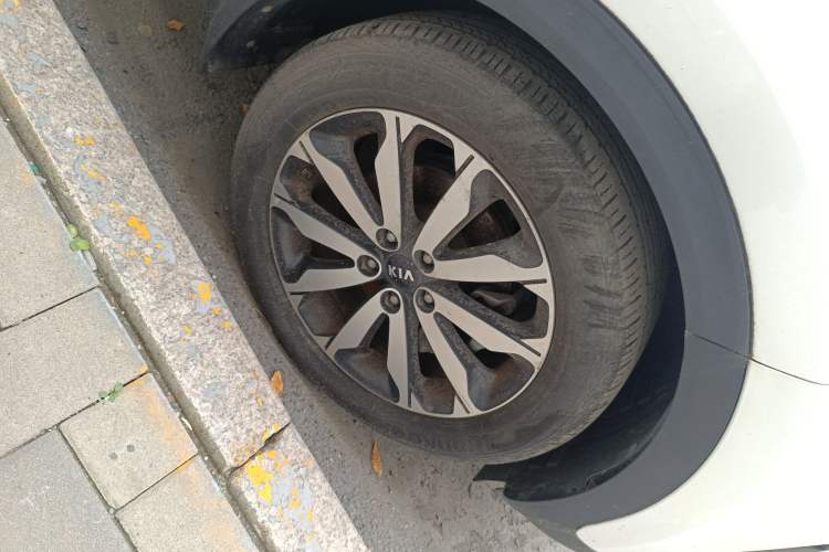 Used Kia KX5 2016 1.6T Automatic Two-Wheel Drive Premium Right Front Wheel Hub