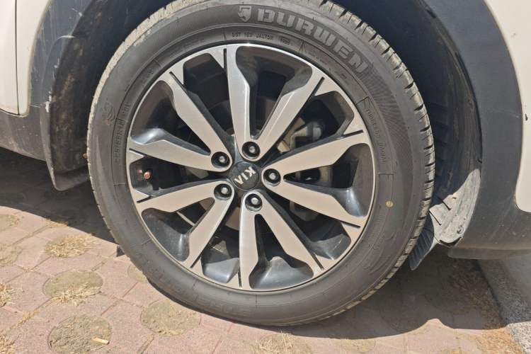 Used Kia KX5 2016 1.6T Automatic Two-Wheel Drive DLX Right Front Wheel Hub