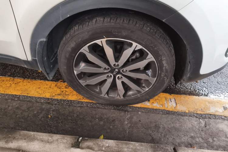 Used Kia KX5 2016 1.6T Automatic Two-Wheel Drive Premium Right Front Wheel Hub