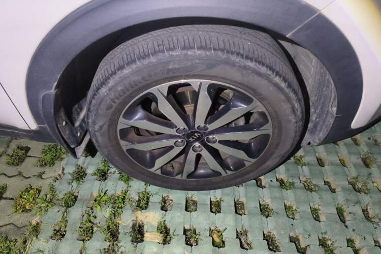 Used Kia KX5 2016 2.0L Automatic 2WD Premium Right Front Wheel Hub
