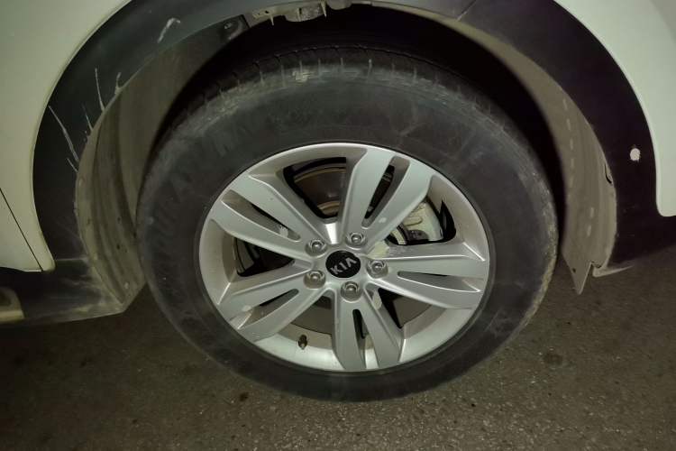Used Kia KX5 2016 2.0L Automatic 2WD GLS Right Front Wheel Hub