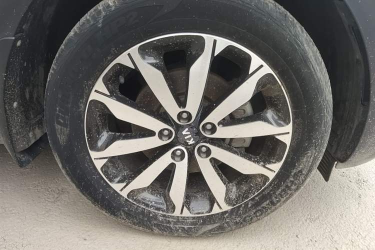 Used Kia KX5 2016 1.6T Automatic Two-Wheel Drive DLX Right Front Wheel Hub
