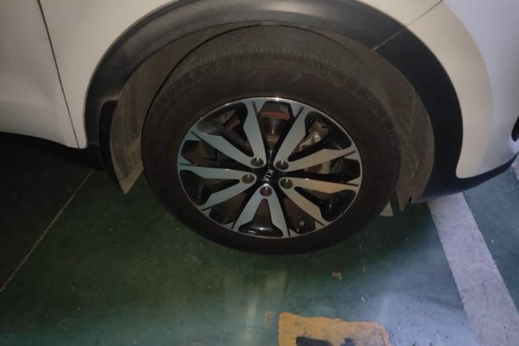 Used Kia KX5 2016 2.0L Automatic 2WD GLS Right Front Wheel Hub