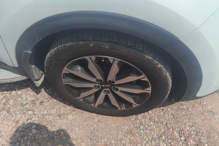 Used Kia KX5 2016 1.6T Automatic Two-Wheel Drive DLX Right Front Wheel Hub