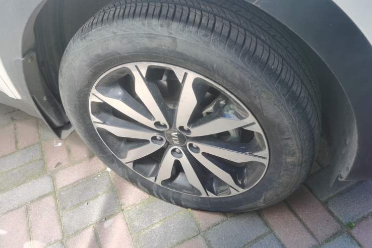 Used Kia KX5 2016 1.6T Automatic Two-Wheel Drive Premium Right Front Wheel Hub