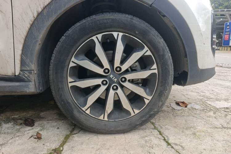 Used Kia KX5 2016 1.6T Automatic Two-Wheel Drive Premium Right Front Wheel Hub