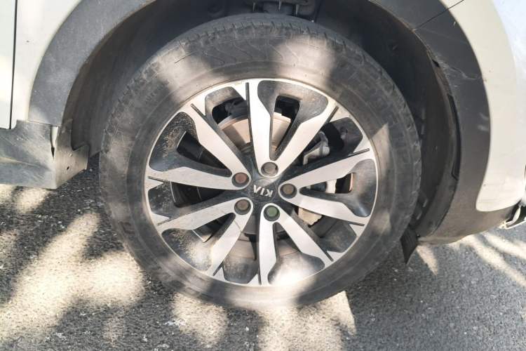 Used Kia KX5 2016 1.6T Automatic Two-Wheel Drive DLX Right Front Wheel Hub