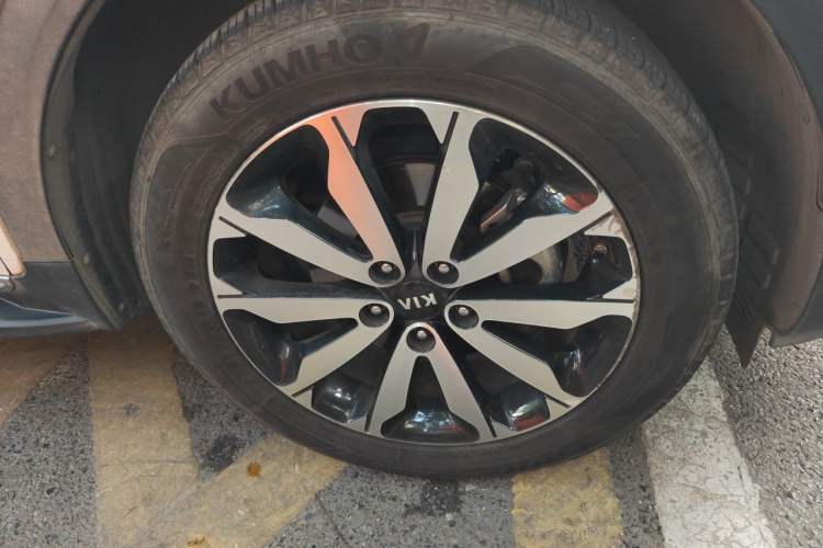 Used Kia KX5 2016 1.6T Automatic Two-Wheel Drive Premium Right Front Wheel Hub