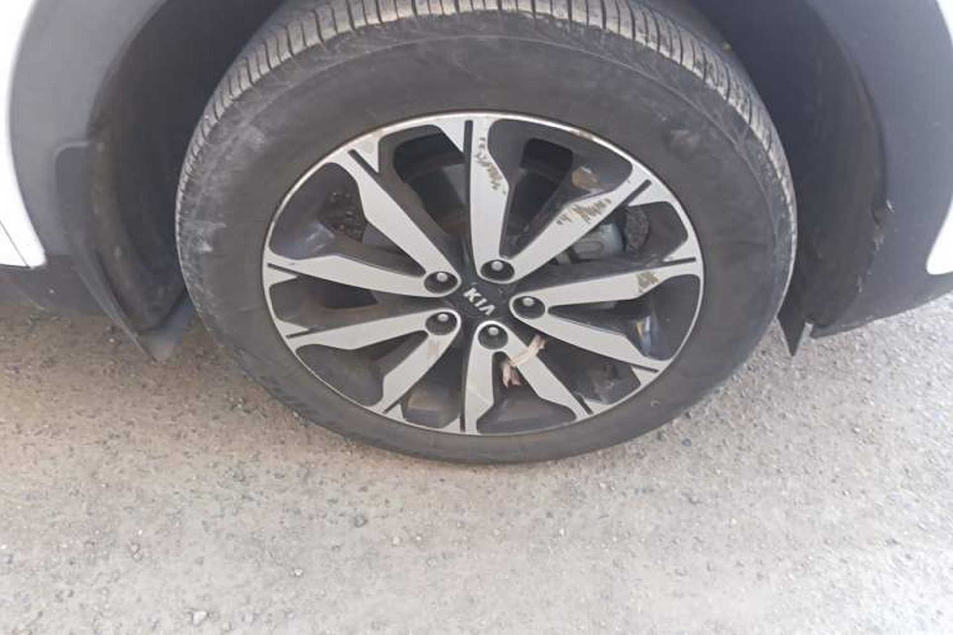 Used Kia KX5 2016 1.6T Automatic Two-Wheel Drive Premium Right Front Wheel Hub