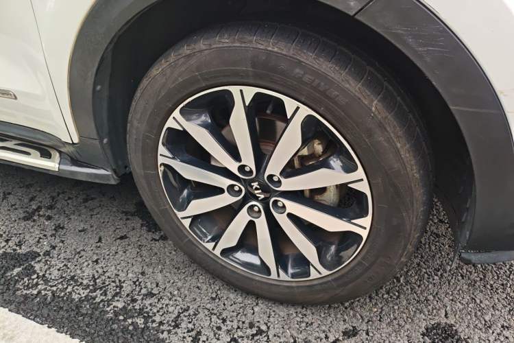 Used Kia KX5 2016 2.0L Automatic 2WD GLS Right Front Wheel Hub