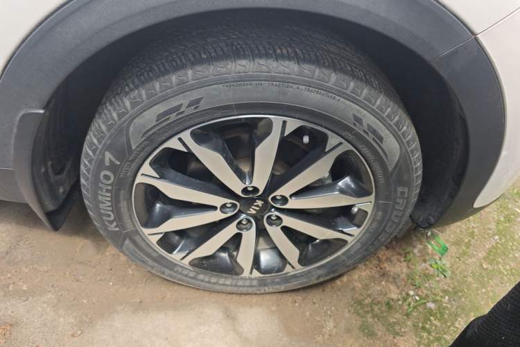 Used Kia KX5 2016 2.0L Automatic 2WD GLS Right Front Wheel Hub