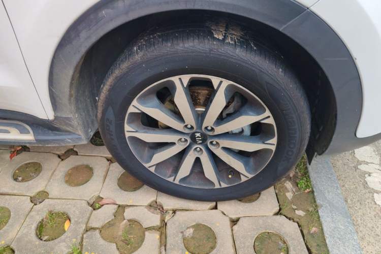 Used Kia KX5 2016 2.0L Automatic 2WD GLS Right Front Wheel Hub
