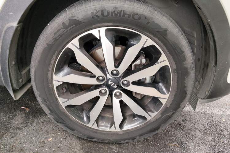 Used Kia KX5 2016 1.6T Automatic Two-Wheel Drive Premium Right Front Wheel Hub