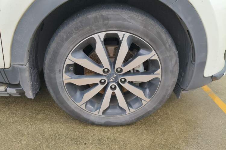 Used Kia KX5 2016 1.6T Automatic Two-Wheel Drive Premium Right Front Wheel Hub
