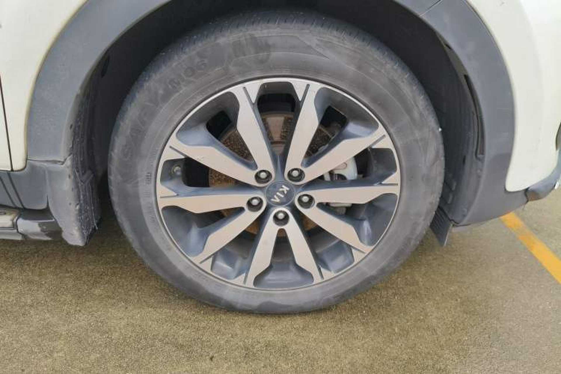 Used Kia KX5 2016 1.6T Automatic Two-Wheel Drive Premium Right Front Wheel Hub