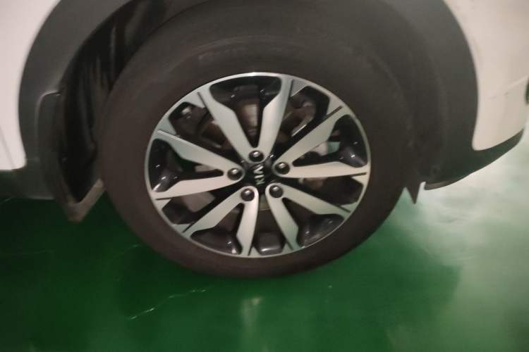 Used Kia KX5 2016 1.6T Automatic All-Wheel Drive Premium Right Front Wheel Hub