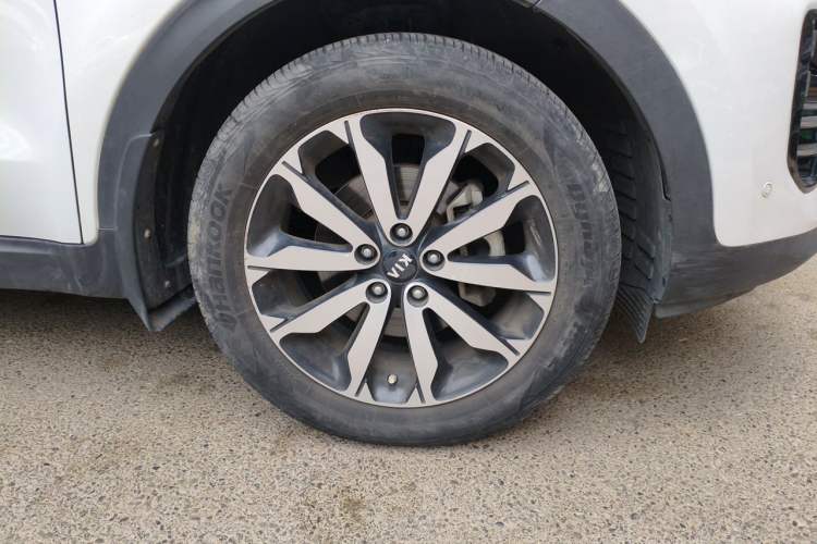 Used Kia KX5 2016 1.6T Automatic Two-Wheel Drive DLX Right Front Wheel Hub