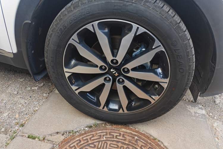 Used Kia KX5 2016 1.6T Automatic Two-Wheel Drive Premium Right Front Wheel Hub