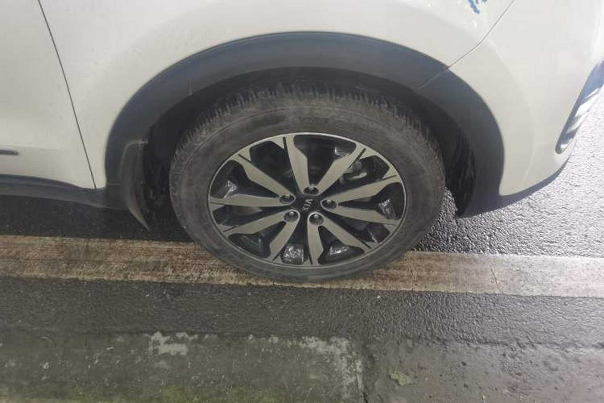 Used Kia KX5 2016 1.6T Automatic Two-Wheel Drive Premium Right Front Wheel Hub