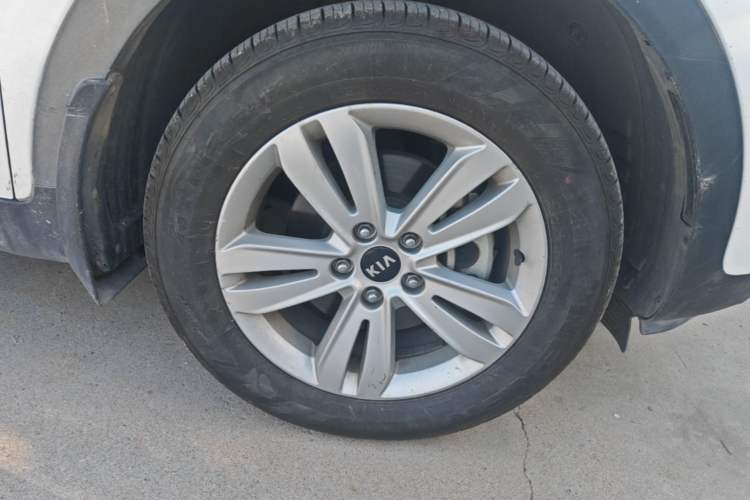 Used Kia KX5 2016 2.0L Automatic 2WD GLS Right Front Wheel Hub