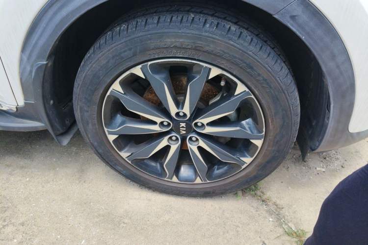 Used Kia KX5 2016 2.0L Automatic 2WD GLS Right Front Wheel Hub