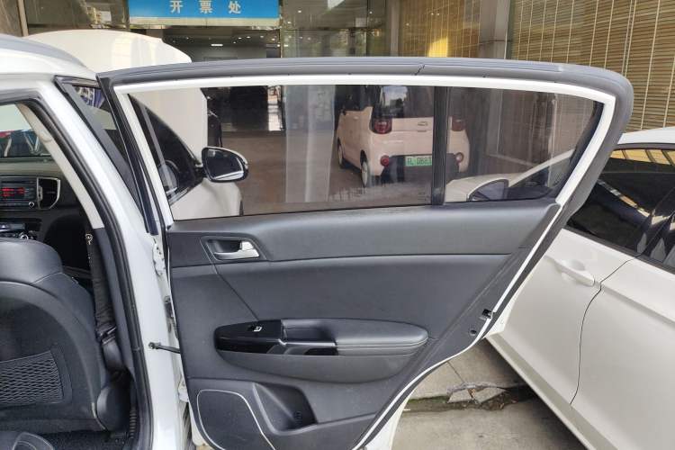 Used Kia KX5 2016 2.0L Automatic 2WD GL Right Rear Door Interior