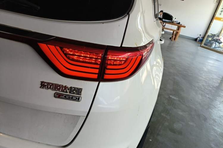 Used Kia KX5 2016 1.6T Automatic Two-Wheel Drive Premium Right Rear Taillight