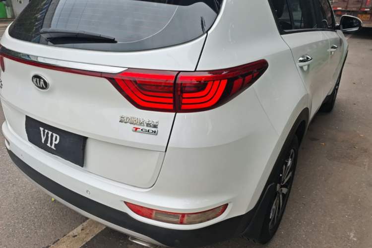 Used Kia KX5 2016 1.6T Automatic Two-Wheel Drive DLX Right Rear Taillight
