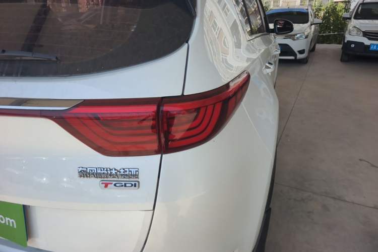 Used Kia KX5 2016 1.6T Automatic Two-Wheel Drive DLX Right Rear Taillight