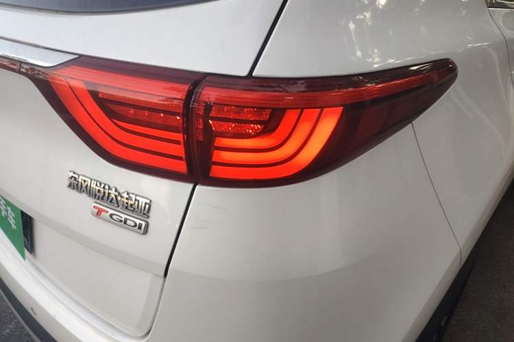 Used Kia KX5 2016 1.6T Automatic Two-Wheel Drive DLX Right Rear Taillight