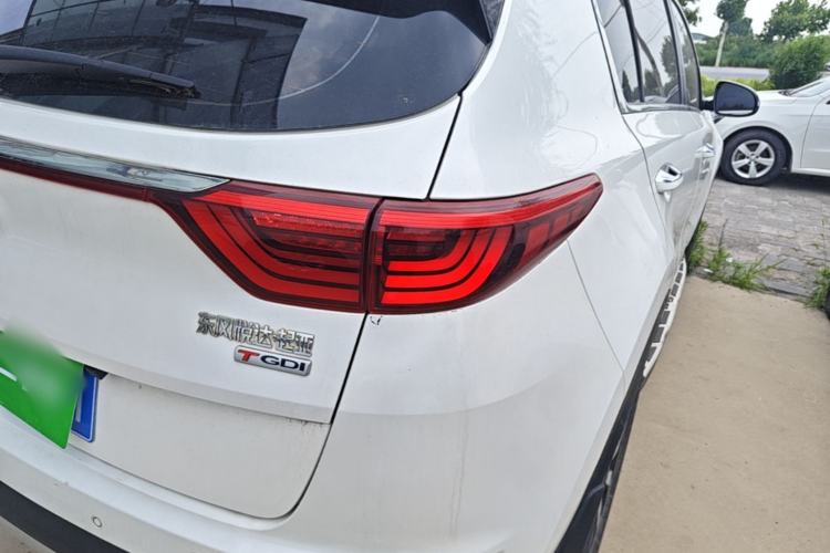 Used Kia KX5 2016 1.6T Automatic Two-Wheel Drive DLX Right Rear Taillight