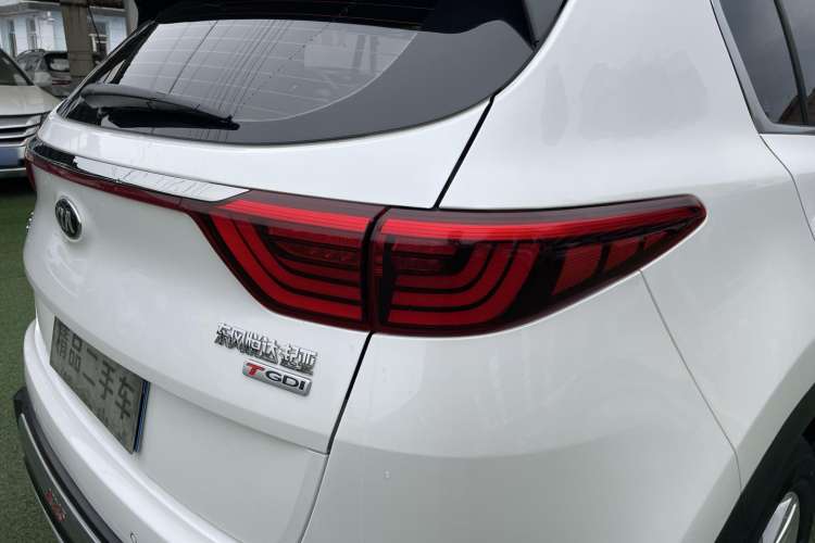 Used Kia KX5 2016 1.6T Automatic Two-Wheel Drive DLX Right Rear Taillight